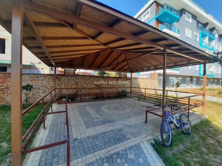 OBA'DA AKTİVİTELİ SİTE İÇERİSİNDE DENİZ VE KALE MANZARALI GÜNEY CEPHE 1+1 SATILIK DAİRE