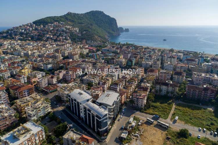 ALANYA KLEOPATRA'DA FULL AKTİVİTELİ SİTE İÇERİSİNDE 1+1 EŞYALI SATILIK DAİRE