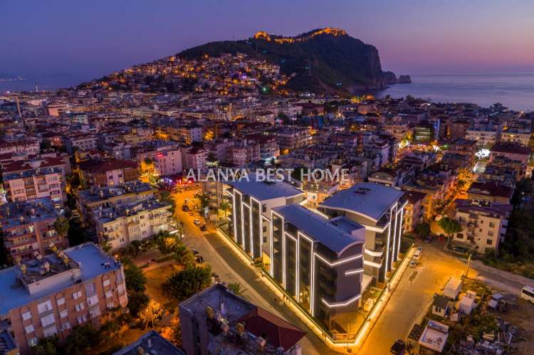 ALANYA KLEOPATRA'DA FULL AKTİVİTELİ SİTE İÇERİSİNDE 1+1 EŞYALI SATILIK DAİRE