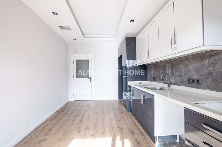 OBA'DA AKTİVİTELİ SİTE İÇERİSİNDE 3+1 AYRI MUTFAKLI GÜNEY CEPHE SIFIR SATILIK DAİRE