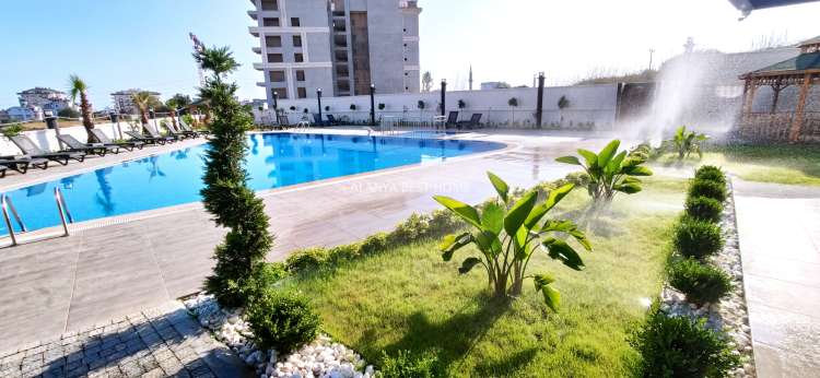 AVSALLAR'DA FULL AKTİVİTELİ SİTE İÇİNDE 1+1 SIFIR EŞYALI 65 m2
