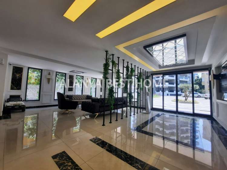 ALANYA ŞEHİR MERKEZİNDE SİTE İÇERİSİNDE 3+1 AYRI MUTFAKLI EŞYALI SATILIK DAİRE