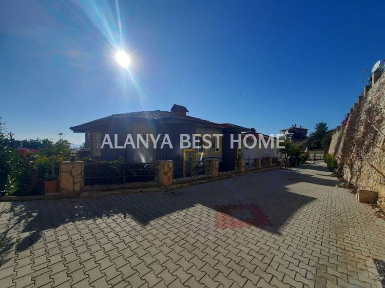 BÜYÜKHASBAHÇE'DE SİTE İÇERİSİNDE DENİZ VE KALE MANZARALI VATANDAŞLIĞA UYGUN 3+1 VİLLA