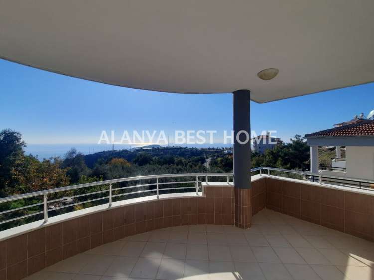 BÜYÜKHASBAHÇE'DE SİTE İÇERİSİNDE DENİZ VE KALE MANZARALI VATANDAŞLIĞA UYGUN 3+1 VİLLA