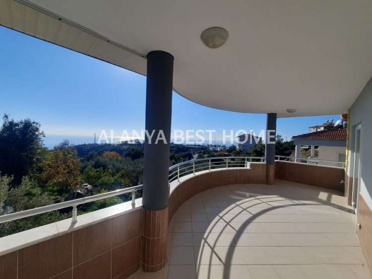 BÜYÜKHASBAHÇE'DE SİTE İÇERİSİNDE DENİZ VE KALE MANZARALI VATANDAŞLIĞA UYGUN 3+1 VİLLA