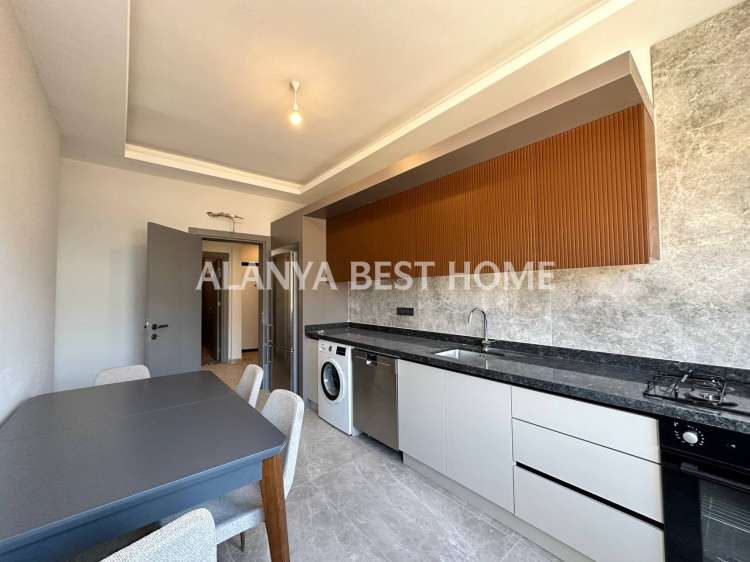 OBA'DA AKTİVİTELİ SİTE İÇERİSİNDE 2+1 AYRI MUTFAKLI EŞYALI SATILIK DAİRE