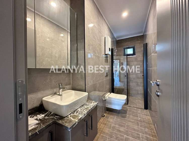 OBA'DA AKTİVİTELİ SİTE İÇERİSİNDE 2+1 AYRI MUTFAKLI EŞYALI SATILIK DAİRE