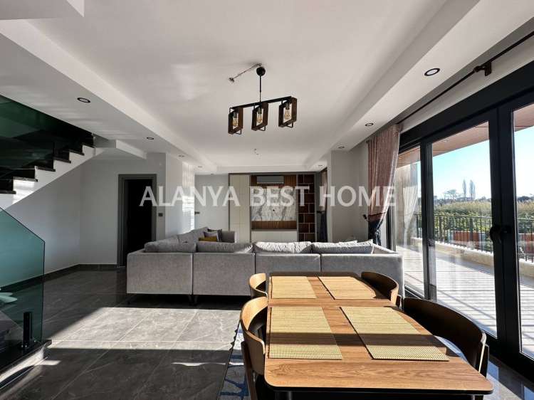 ALANYA OBA'DA AKTİVİTELİ SİTE İÇERİSİNDE ÖZEL TASARIM EŞYALI 3+1 DUBLEKS DAİRE