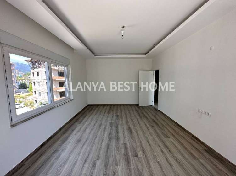 ALANYA YUKARI OBA'DA TEK BLOKLU HAVUZLU SİTE İÇERİSİNDE 3+1 AYRI MUTFAKLI DAİRE