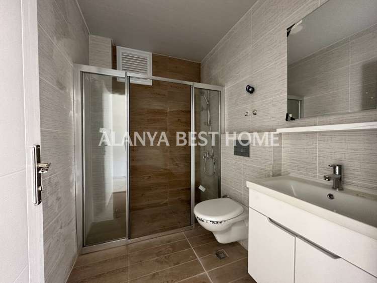 ALANYA YUKARI OBA'DA TEK BLOKLU HAVUZLU SİTE İÇERİSİNDE 3+1 AYRI MUTFAKLI DAİRE