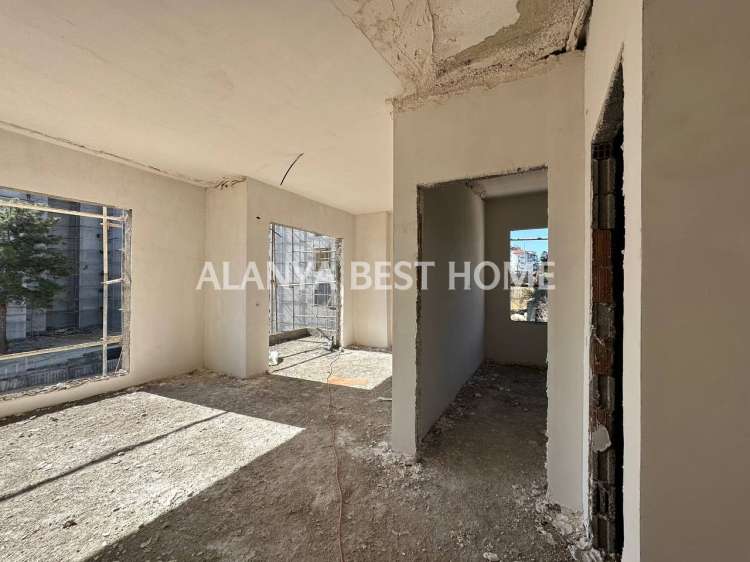 AVSALLAR'DA İNŞAATI DEVAM ETMEKTE OLAN FULL AKTİVİTELİ PROJEDE 1. KAT 1+1 SATILIK DAİRE