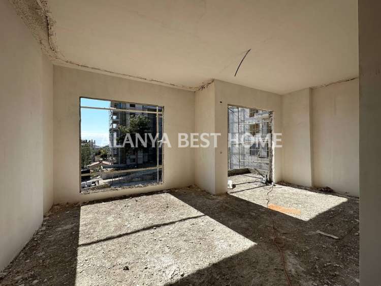 AVSALLAR'DA İNŞAATI DEVAM ETMEKTE OLAN FULL AKTİVİTELİ PROJEDE 1. KAT 1+1 SATILIK DAİRE